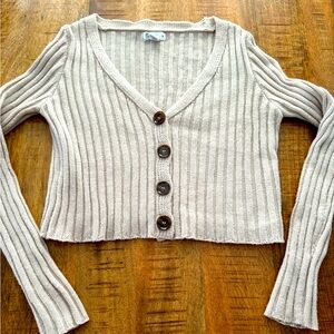 Beige, Long sleeve cropped. Size M